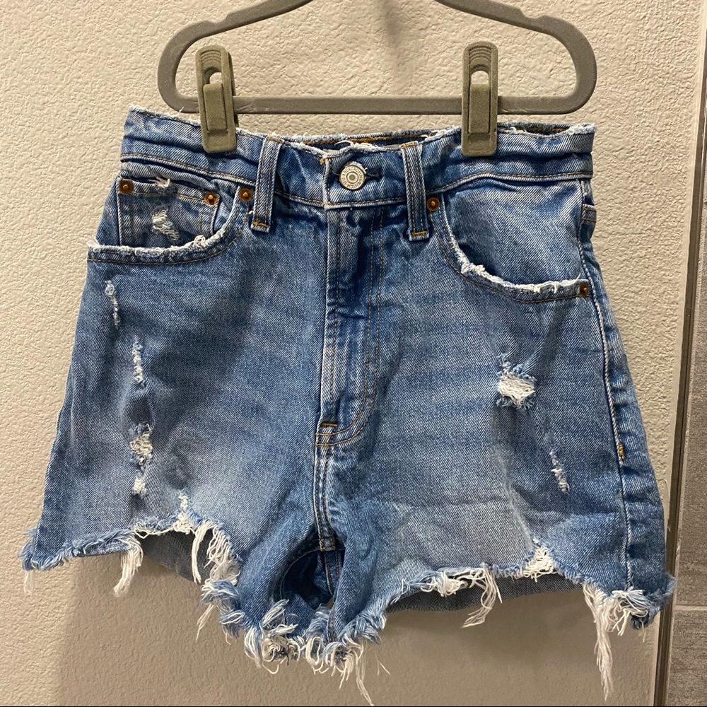 Abercrombie and Fitch High Rise 4 in Mom Shorts